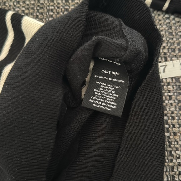 Sweater - Picture 5 of 5